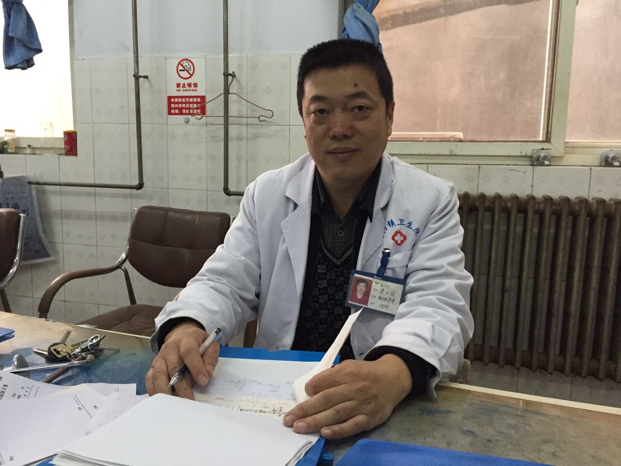工作中的李万国.jpg